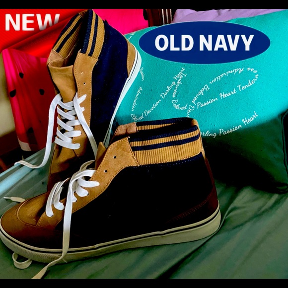 Men Stylish Medium Height Boots - Picture 1 of 2